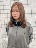 大人可愛いミディアムレイヤーカット