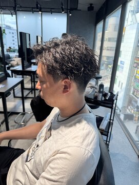 スタッド 松戸(stud. Men‘s) 刈り上げアップバング×ツイストスパイラルパーマ