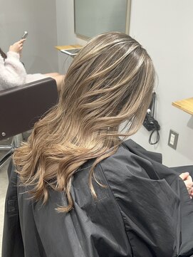 リグ 横浜(Lig.) バレイヤージュカラーくすみベージュカラーミルクティーカラー