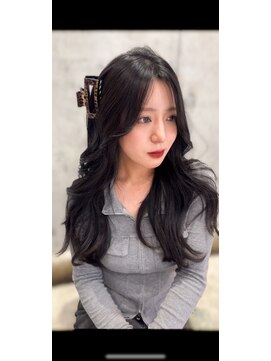 ロンドルピナス 小倉(Lond Lupinus) ブルーブラック/ワイドバング/美髪のススメ/外ハネボブ/北九州/