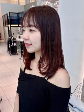 アルティファータ(artifata) ミディアムレイヤー レイヤー カット ピンクカラー 暖色カラー