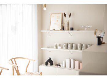 イルプロム(illuprom.)の写真/2025年秋リニューアル*心地よい開放感を感じながらあなたの美しさを引き出すー。大人女性のためのサロン*゜