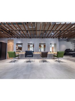 【横浜駅徒歩4分】経験豊富なスタイリスト多数在籍!伸びてもまとまりやすいもちの良いカットはお任せ下さい