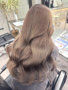 サンク 原宿 表参道(cinq) 原宿ミルクティーレイヤーカットベージュカラーケアブリーチ前髪