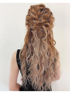 ヘアメイク エンカレッジ(HAIR MAKE encourage) 編み込みアレンジハーフアップ