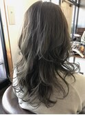 カーキグレージュカラー