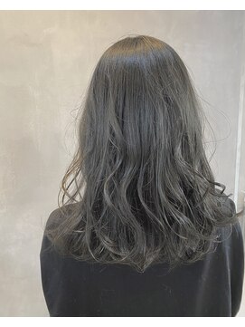 オーストヘアー リュウール(Aust hair Lueur) カーキグレイカラー
