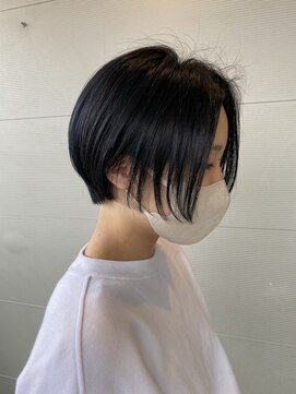 イースタイル 志都呂店(e-style com’s hair) ダークトーンでも軽いシースルーバンクショート#恒吉