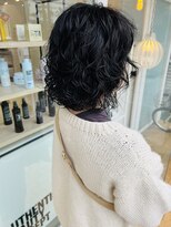 ヘアデザイン ソラ(Sola)&nbsp;モードなミディアムニュアンスパーマ×ナチュラル黒髪暗髪