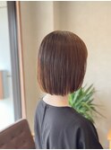 ナチュラルなツヤ髪ボブでオトナのかわいさをふんだんに。