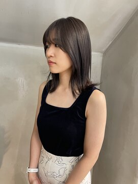 ニキータ(Nikiita) アッシュブラウン