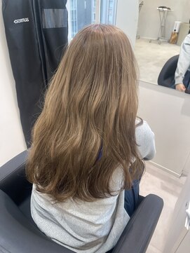 エミュスト(Emuest) ミルクティーベージュ