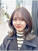 ミディアム外ハネレイヤーボブ