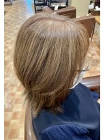 アイニ 河内小阪店(aini)&nbsp;白髪ぼかしカラー白髪ぼかしハイライト大人ショート30、40、50代
