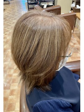 アイニ 河内小阪店(aini) 白髪ぼかしカラー白髪ぼかしハイライト大人ショート30、40、50代