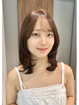 ビュートリアム 南青山(BEAUTRIUM) ミディアムレイヤー/レイヤーカット/ヘアカラー