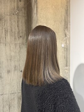 イロ(iro*) ☆大人似合わせオリーブベージュストレートヘア