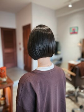 ウツギ(UTSUGI) ショートボブ