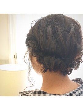 ヴァイブス(vibes) まとめ髪