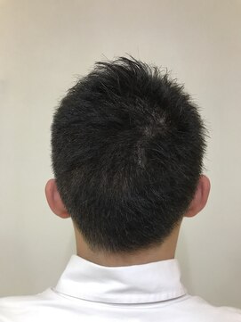 美容室 ステラ ショートツーブロックモヒ