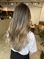 メリー オオサカ(Merly Osaka)&nbsp;夏っぽい！くすませ過ぎないベージュ_ハイトーンベージュ_