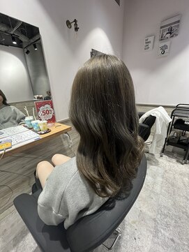 リーオオサカ(Lee Osaka) オリーブグレージュ×東芽生