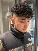 メンズサロン ブロック(Men's Salon bloc) フェードカット　黒髪　束感　ツイストスパイラルパーマ　爽やか