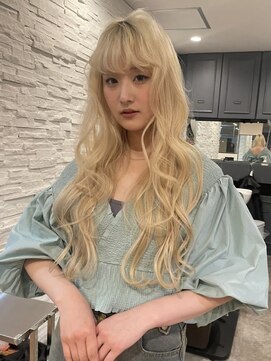 ノラ シンディ(NORA CYNDY) 抜きっぱなしブロンドヘア