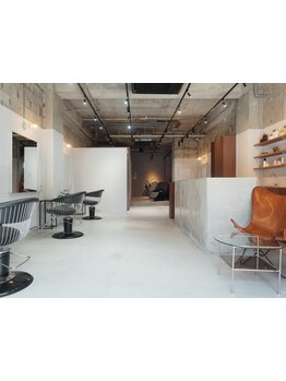 感度が上がる解放感ある店内で、日々の喧騒を忘れてゆったりとしたあなただけの時間をお過ごし下さい♪