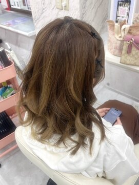 ゴート アミティ(G.O.A.T AMITY) ガーリースタイル/心斎橋/ヘアメ/セットサロン