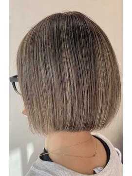イマジン 川越(IMAGINE) 20代30代40代ハイライトカラー耳掛け切りっぱなし大人ボブ