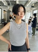 ストレートスタイルのハンサムショート
