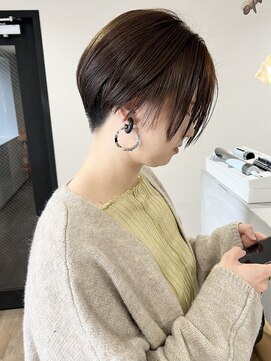 エモ(emo.) 20代/30代/40代/船橋ショート/刈り上げショート【村松】