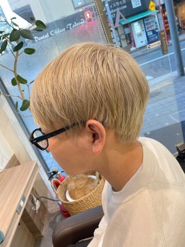 アッシュ 等々力店(Ash) ホワイトブロンド/ダブルカラー 自由が丘 等々力 大井町線