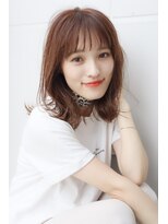 リタ(Lita)&nbsp;◎オレンジベージュ×ミディアムレイヤースタイル