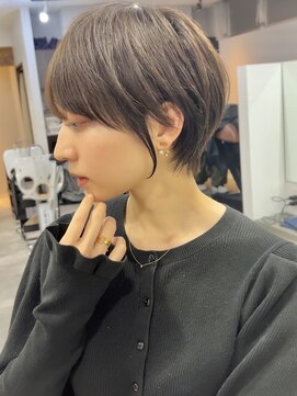 ビュー フクオカ(VIEW FUKUOKA) モードに大人可愛いダークアッシュイメチェンショートボブ