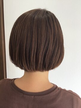 アリー(Ari-) ワンレングス　ボブ