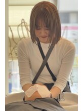 《シャンプー》健康な髪の要。不要な残留物や汚れ、皮脂を落とす、癒しのシャンプータイム。