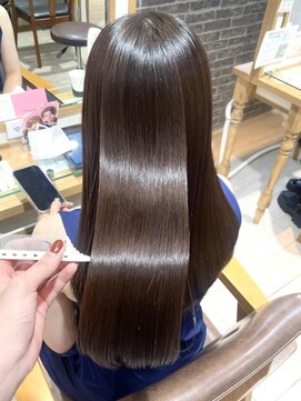 プラグ バイ ネオリーブ(plug by neolive) オリーブベージュ×髪質改善[髪質改善/縮毛矯正/韓国]H◎