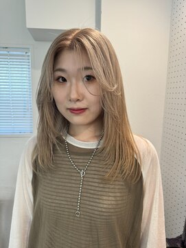 シイ(SIE) 2回ブリーチクリーミーブロンド