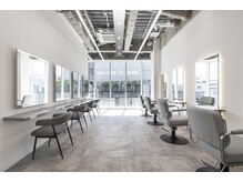 ダブルトーキョー シブヤ(W-TOKYO SHIBUYA)の雰囲気（シンプルハイセンスな店内渋谷/ネオウルフ/ウルフ/ウルフカット）