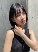 黒髪ボブくせ毛多毛ロブ外ハネストレートオイル仕上げウェット夏