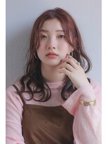 スリー スタンド(THREE STAND) 大人ウェーブ/ゆるふわパーマ/顔周りレイヤー/ピンクベージュ