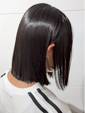 カミラボ(KAMI LABO) ショートカット 黒髪 髪質改善トリートメント 10代 切りっぱなし