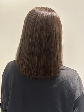 白髪ぼかしでつくる、品のあるやわらかブラウン