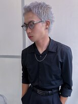 イル(ill)&nbsp;ホワイト ベリーショート 短髪 ボウズ