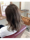 ベージュカラー
