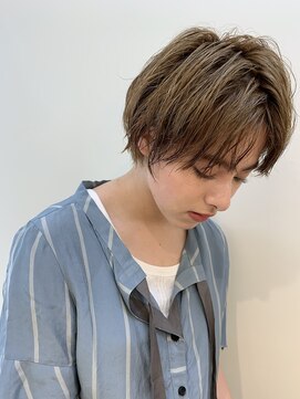 ピズム(PISM) ボーイッシュセンターパート/フォギーベージュ
