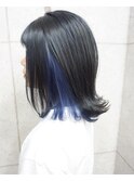 ミディアムボブ×インナーカラーネイビーブルー