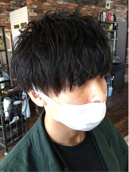 チョス(Chos)の写真/トレンドのツイストスパイラル・ツイストパーマ・スパイラルパーマなら《BARBER Chos》にお任せください。